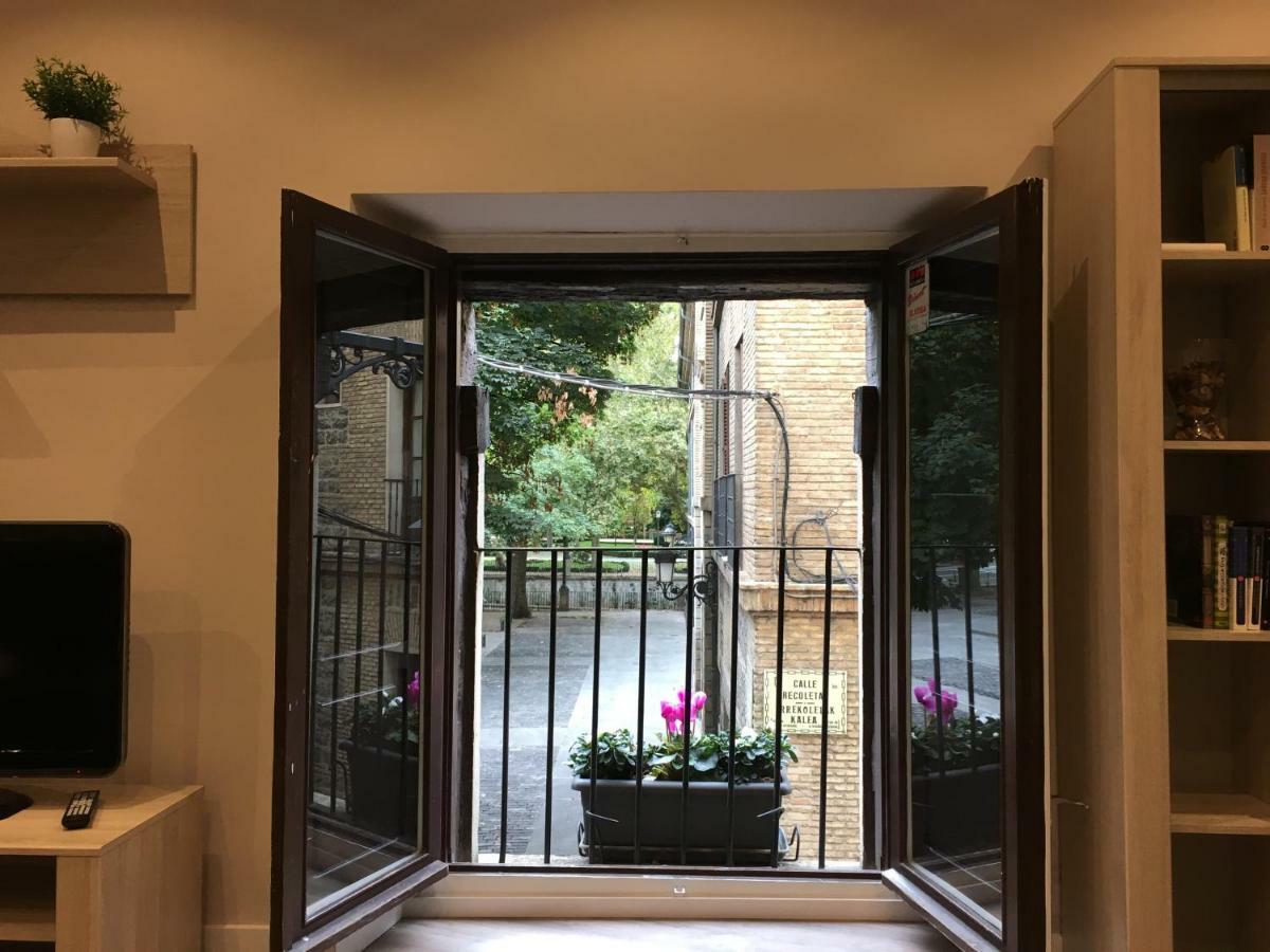 Maitagarri Casco Antiguo Apartment Pamplona Luaran gambar