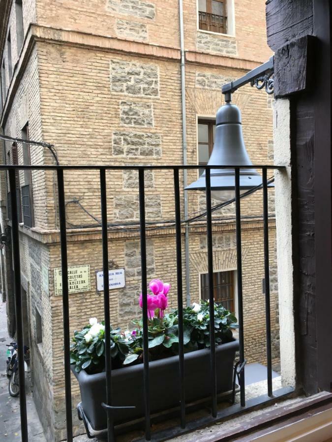 Maitagarri Casco Antiguo Apartment Pamplona Luaran gambar
